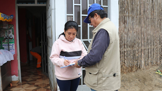 Continua con la distribución del producto del Vaso de Leche (PVL) a los comités de la provincia de Huarmey.