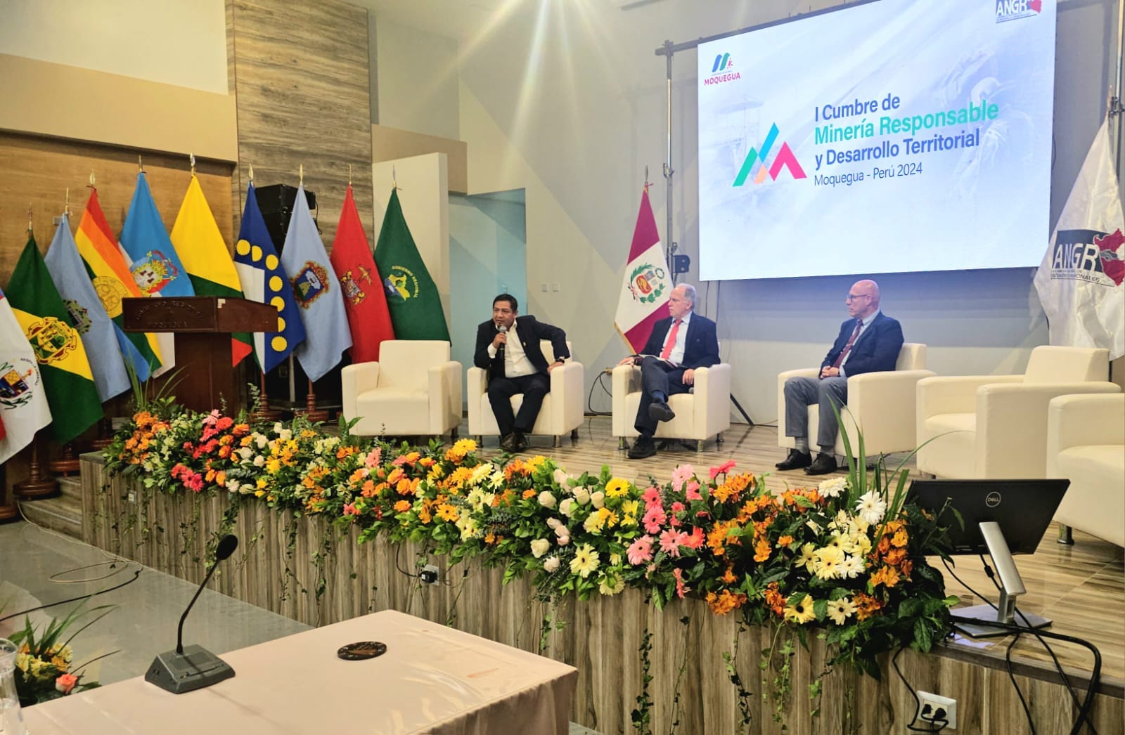 Gobernador Dr. René Chávez participa en la I Cumbre de Minería Responsable y Desarrollo Territorial en Ilo - Moquegua 2024.