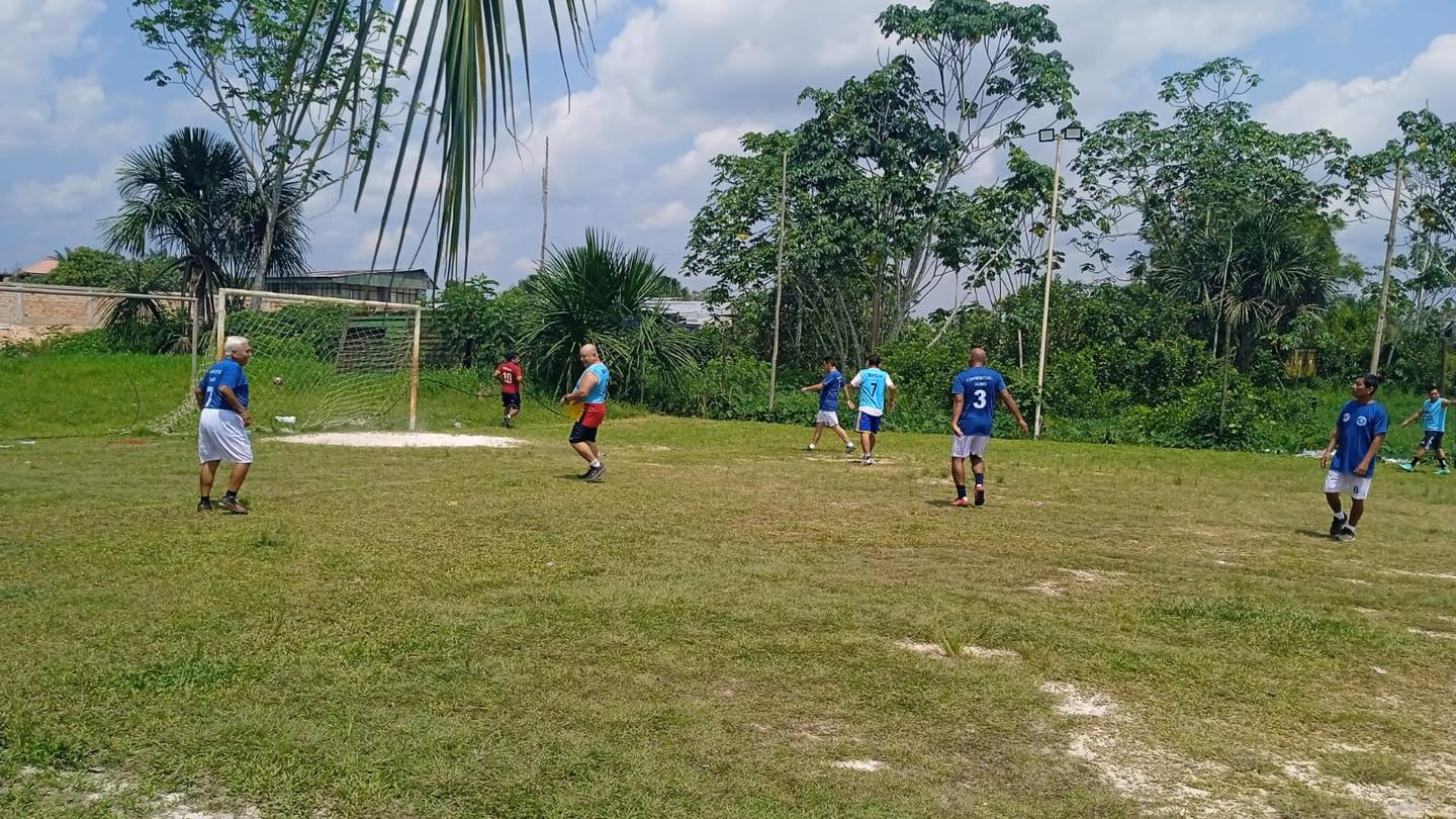 Los regidores de la Municipalidad Distrital de Belén, Tony Isuiza Tangoa y Roy Rodríguez Lozano, participaron de un encuentro deportivo