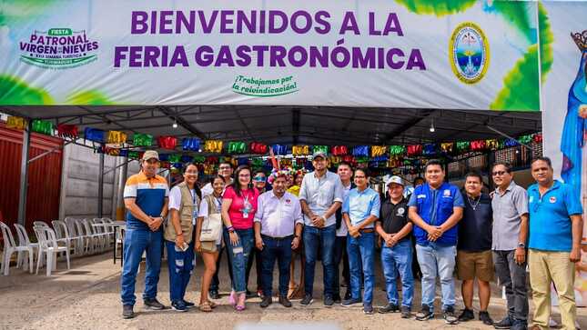 El Gobernador regional Dr.René Chávez en su reciente visita a Yurimaguas participó de feria artesanal y gastronómica