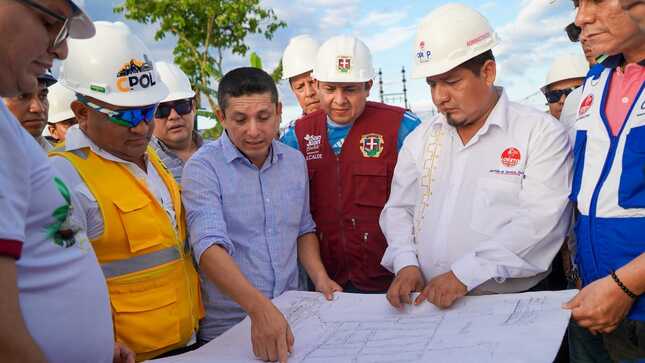 El gobernador regional de Loreto Dr. René Chavez Silvano, supervisó la obra “Prolongación Navarro Cauper” acompañado del alcalde del distrito de San Juan Dr. Joel Parimango Álvarez