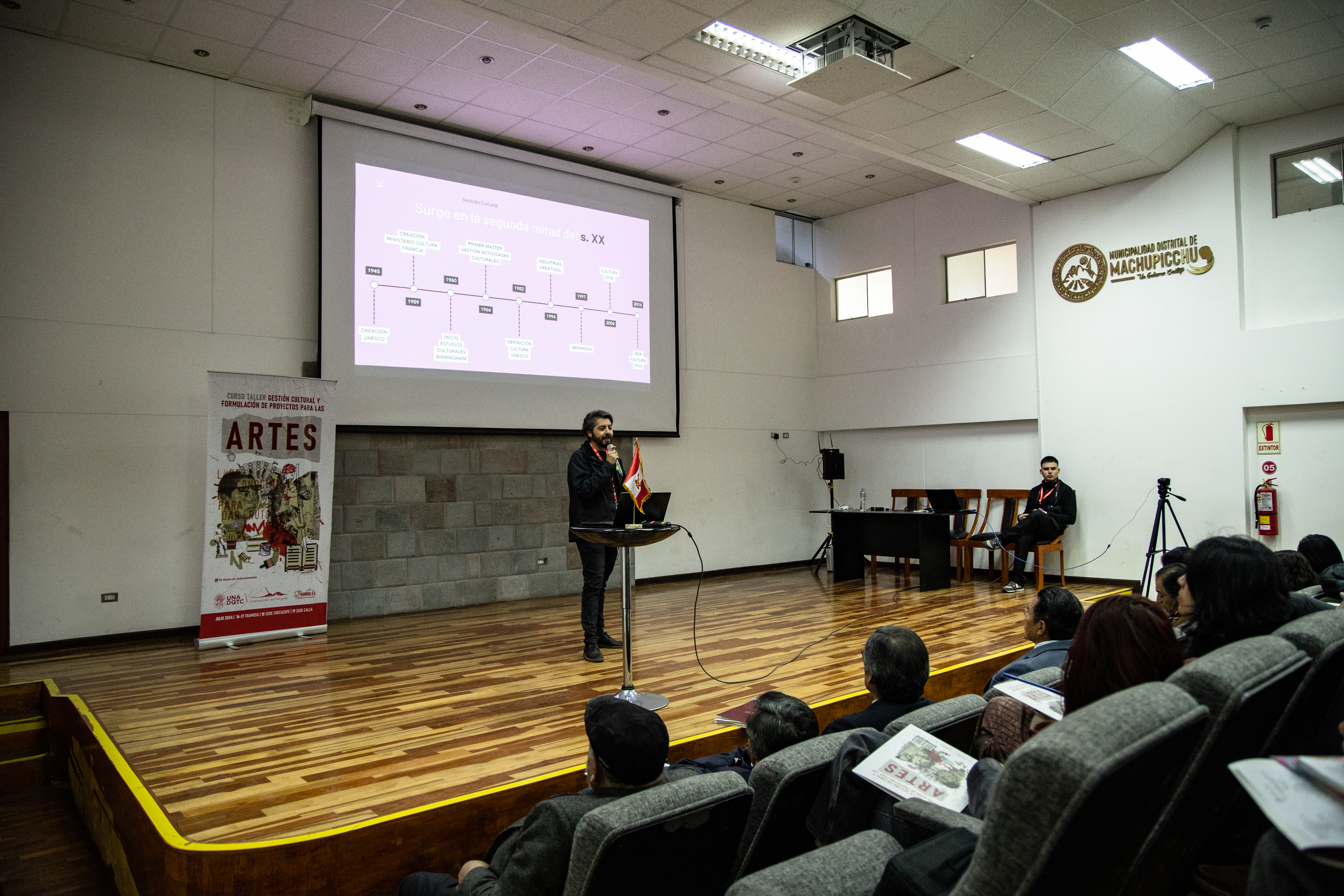 Expositor Ricardo Rodríguez Pino