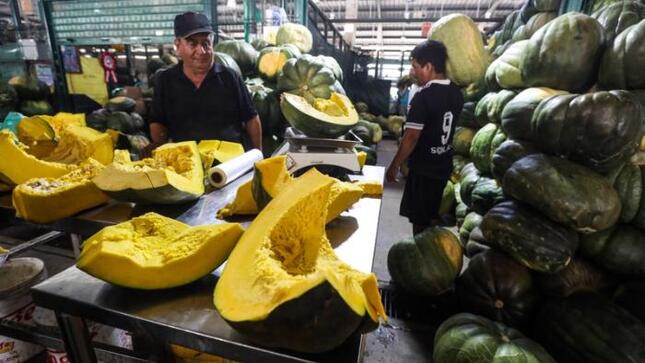  Hoy ofertas en vainita, arveja, zapallo, piña, naranja, fresa y otros en mercados mayoristas