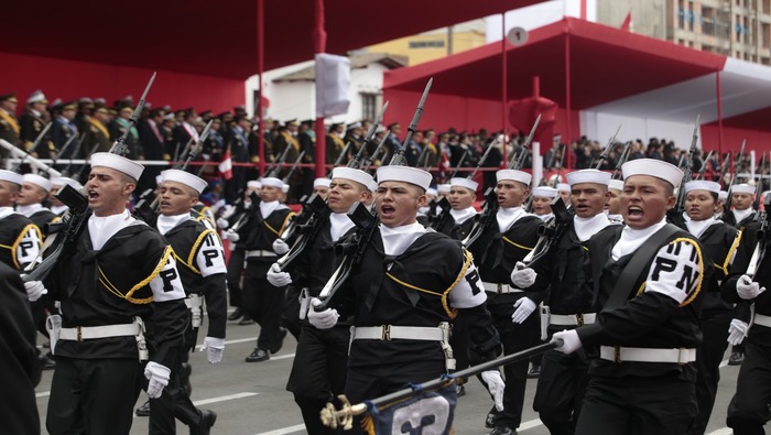 Gran Parada y Desfile Cívico Militar conmemoró bicentenario de las batallas de Junín y Ayacucho