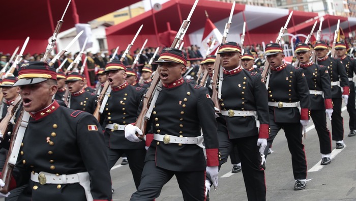 Gran Parada y Desfile Cívico Militar conmemoró bicentenario de las batallas de Junín y Ayacucho