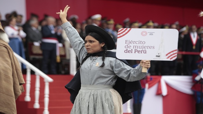 Gran Parada y Desfile Cívico Militar conmemoró bicentenario de las batallas de Junín y Ayacucho