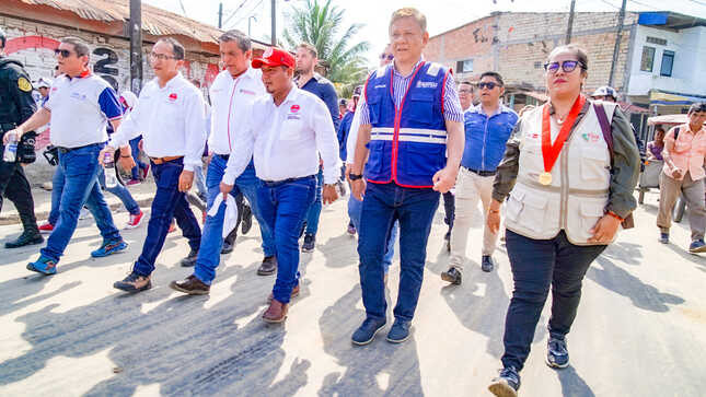Gobernador regional de Loreto Dr. René Chávez, llegó al distrito de Punchana y  junto al alcalde del distrito Olmex Escalante