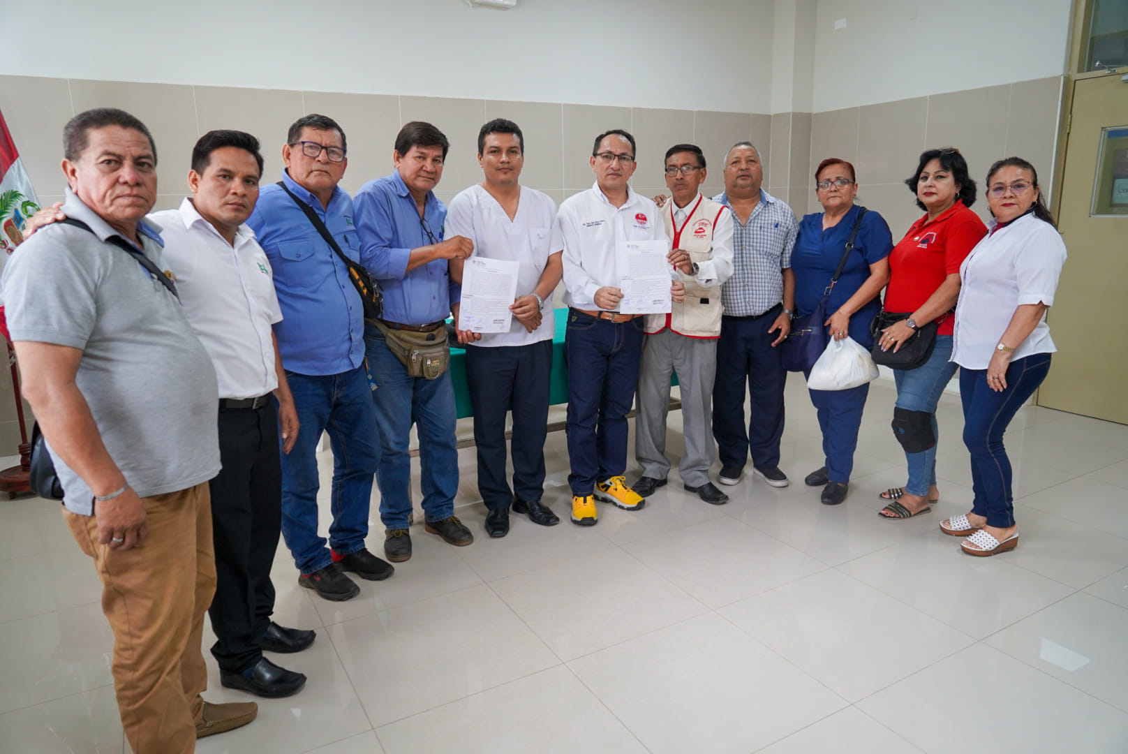 el gerente regional Ing. Temis Jhon Rivas Ochoa, llegó hasta el Hospital Regional de Loreto para sostener una reunión con el director de dicho nosocomio