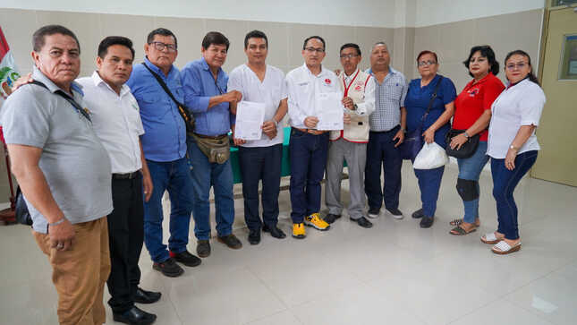 el gerente regional Ing. Temis Jhon Rivas Ochoa, llegó hasta el Hospital Regional de Loreto para sostener una reunión con el director de dicho nosocomio