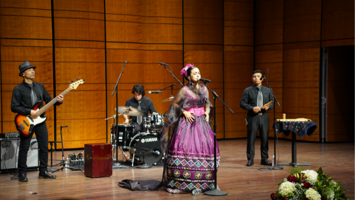 Magia peruana en el Centro Kennedy: cantante nacional Sylvia Falcón deleita con música lírica andina