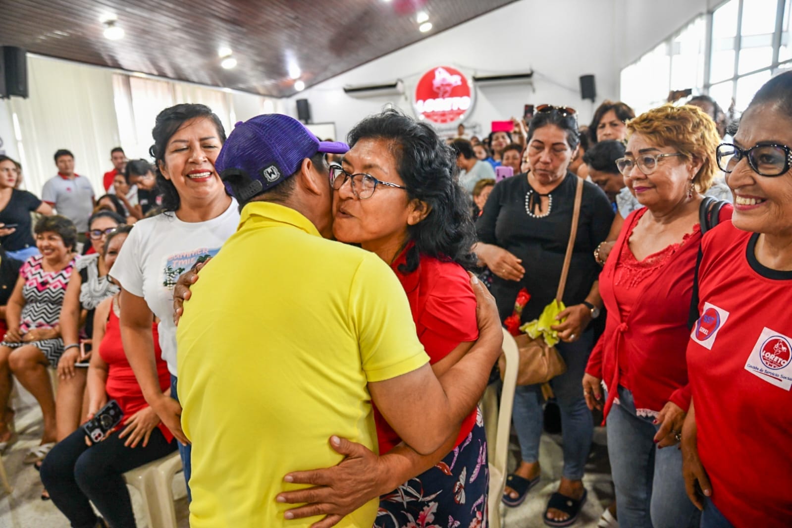 Gobernador Regional de Loreto rinde homenaje a madres del Gorel.