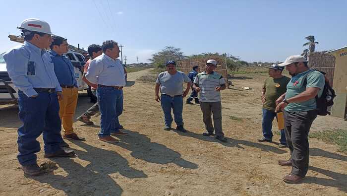 AGRICULTORES DE MIRAMAR JUNTO A ESPECIALISTAS DE LA DREM PIURA Y ENOSA