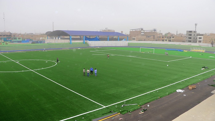 Grass sintetico Quality Pro en el estadio Julio Lores Col谩n