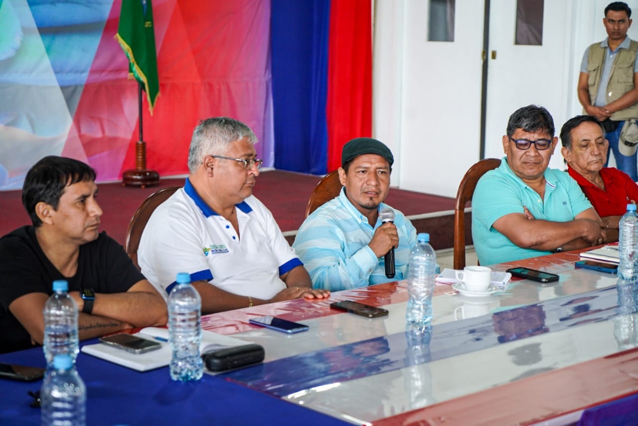 Gobernador Dr. René Chávez atiende demandas de SUT-GERESA Loreto.