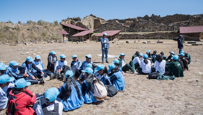 Integrantes de la estrategia defensores del patrimonio cultural en Marcahuamachuco