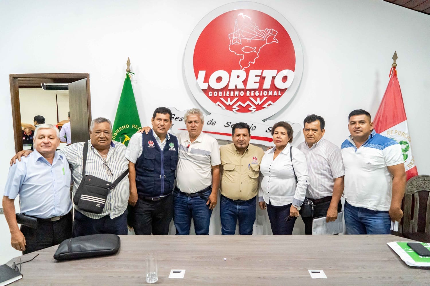 Política de puertas abiertas con sector educación