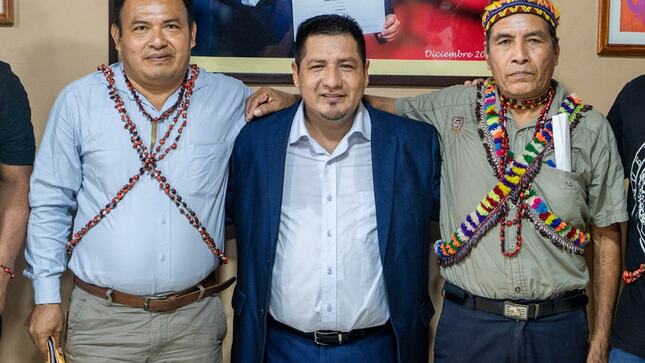Gobernador de loreto se reúne con Apus de la provincia Datem del Marañón