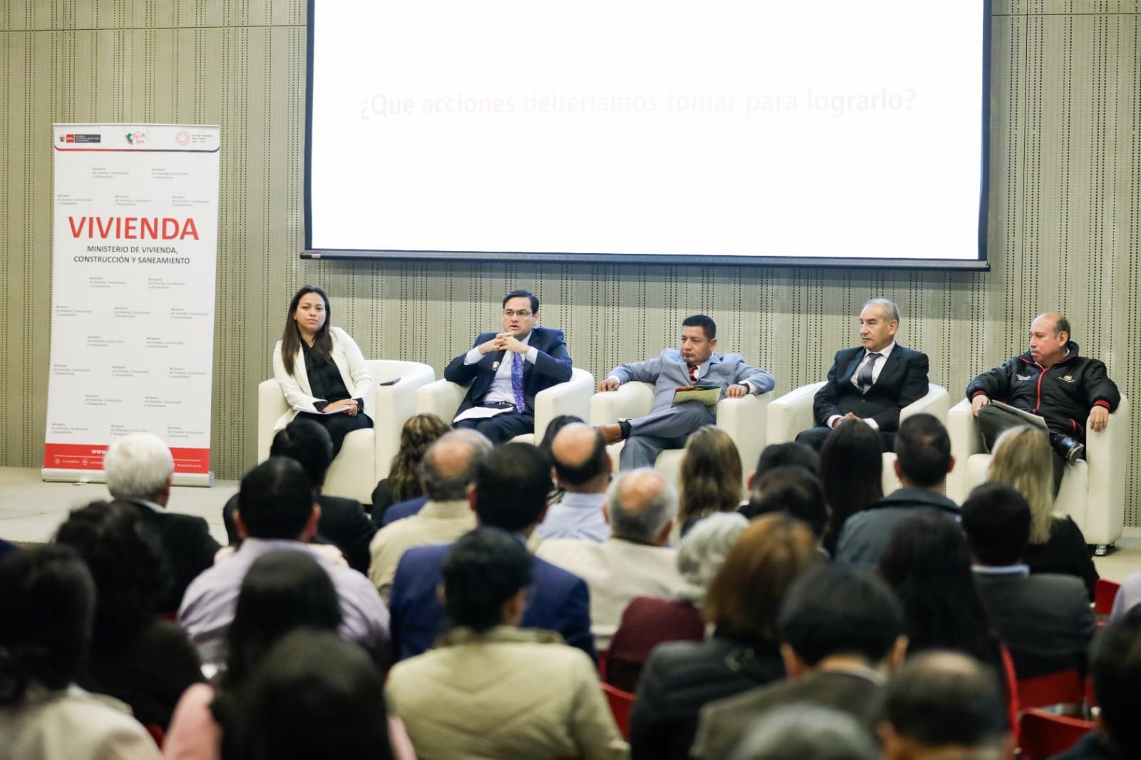 Gobernador René Chávez participa en taller para mejoras en la prestación de los servicios de agua potable