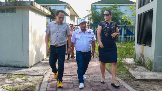 Gobernador regional inspecciona futura ciudad estudiantil para becarios