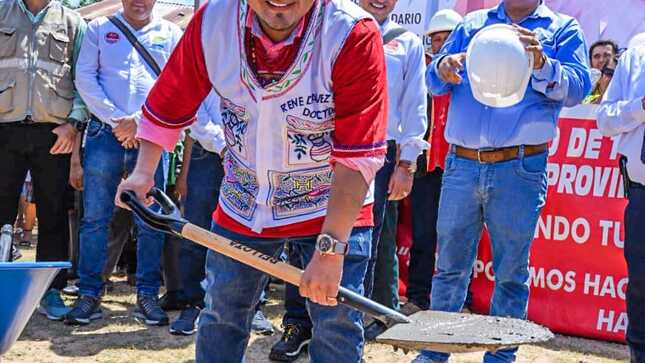 Gobernador regional da inicio a obra de instituto superior pedagógico en Contamana
