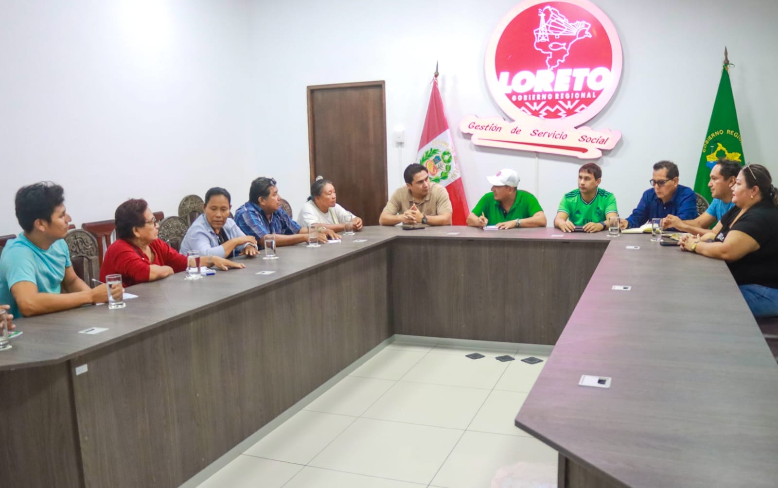 Gobernador regional gestiona trabajos en A.H. Simón Bolivar