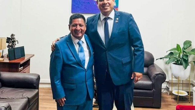 Gobernador regional de loreto asegura presupuesto para pago a sector educación en noviembre y diciembre
