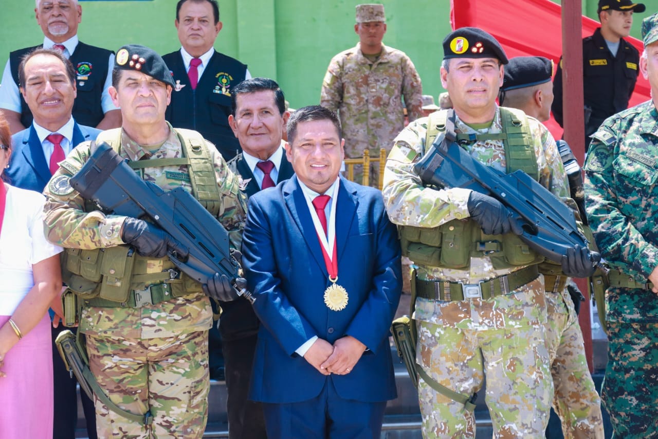 Gobernador regional participa en ceremonia del comando operacional de la Amazonía