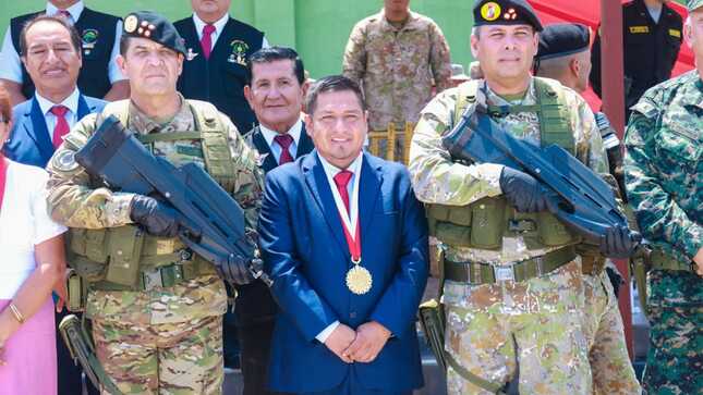 Gobernador regional participa en ceremonia del comando operacional de la Amazonía