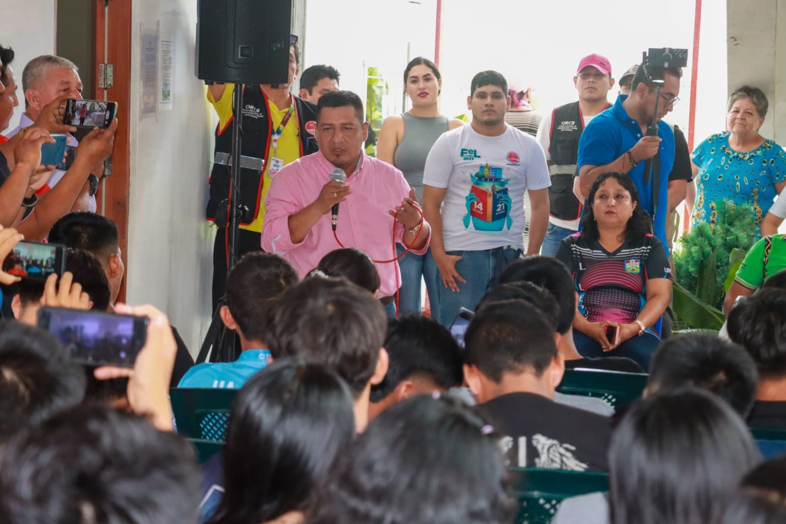 Gobernador René Chávez da cálida bienvenida a 120 estudiantes del Datem del marañón