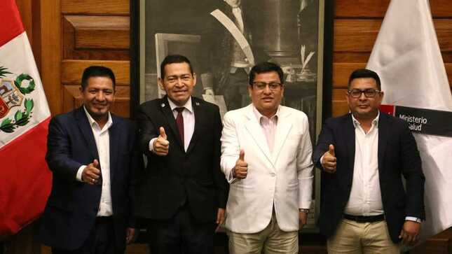 Gobernador René Chávez logra ejecución del hospital de requena ante el ministro de salud