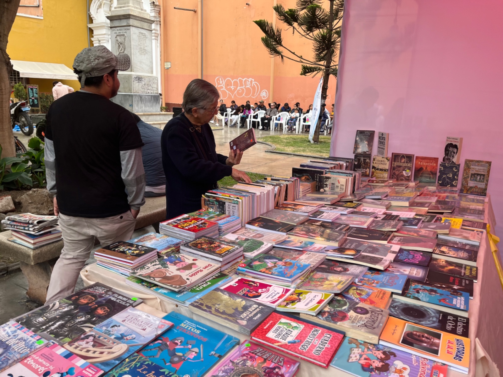Tercera Edición del Festilibro se desarrolla en plazuela La Merced