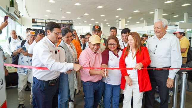 Gobernador Dr. René Chávez inaugura vuelo CHICLAYO - TARAPOTO - IQUITOS