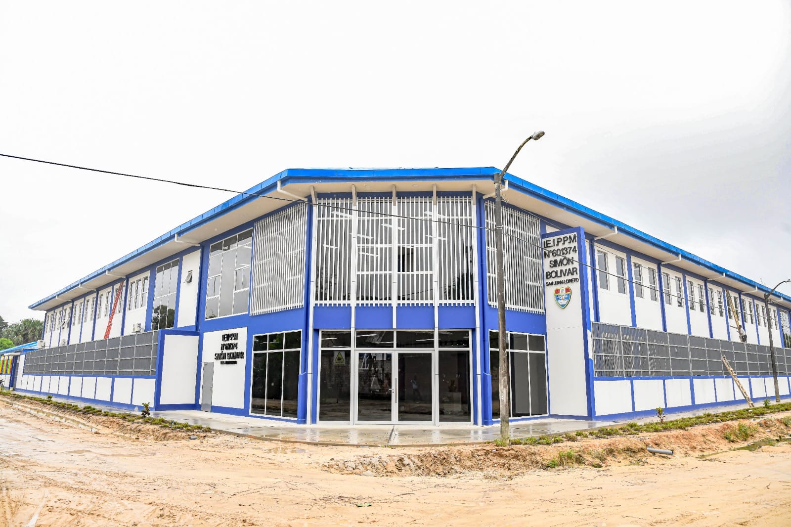 Gobierno del Dr. René Chávez próximo para inaugurar I.E. simón bolívar en san juan