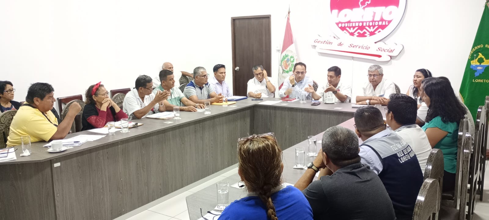 Gobernador Dr. René Chávez trabaja en soluciones para el sector salud