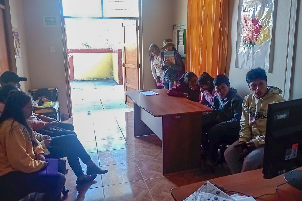 promueve becas en estudias en Cusco