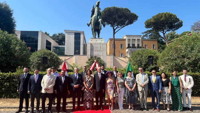 Connacionales en Italia conmemoran el 203° aniversario de la independencia del Perú