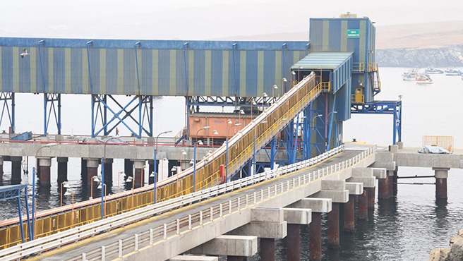 Arequipa: Ministro del MTC y embajadora de EE. UU. supervisan operaciones en el Terminal Portuario de Matarani