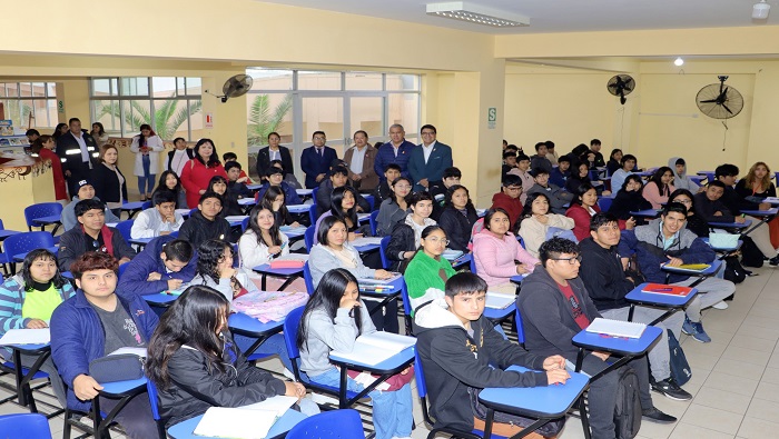 300 Jóvenes inician su preparación en la Academia Municipal Pre Huaral