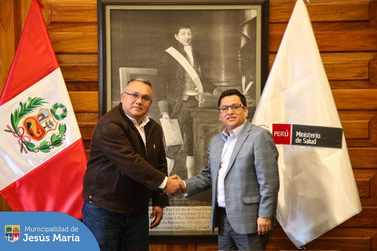 Nuestro alcalde Jesús Gálvez Olivares se reunió con el Ministro de Salud, César Vásquez, para ultimar los detalles de las coordinaciones que harán realidad la pronta construcción de un moderno Centro Médico para Jesús María.
Luego de varias gestiones municipales y una gran lucha, lograremos mejorar los servicios de salud en el distrito. 💪
Porque #JesúsMaríaSomosTodos