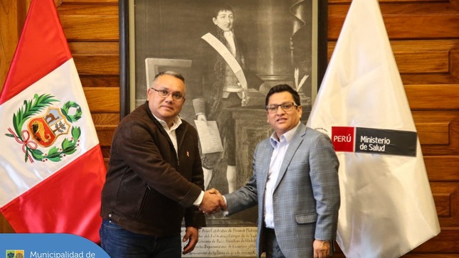 Nuestro alcalde Jesús Gálvez Olivares se reunió con el Ministro de Salud, César Vásquez, para ultimar los detalles de las coordinaciones que harán realidad la pronta construcción de un moderno Centro Médico para Jesús María.
Luego de varias gestiones municipales y una gran lucha, lograremos mejorar los servicios de salud en el distrito. 💪
Porque #JesúsMaríaSomosTodos