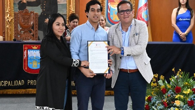 Reconocen a deportista