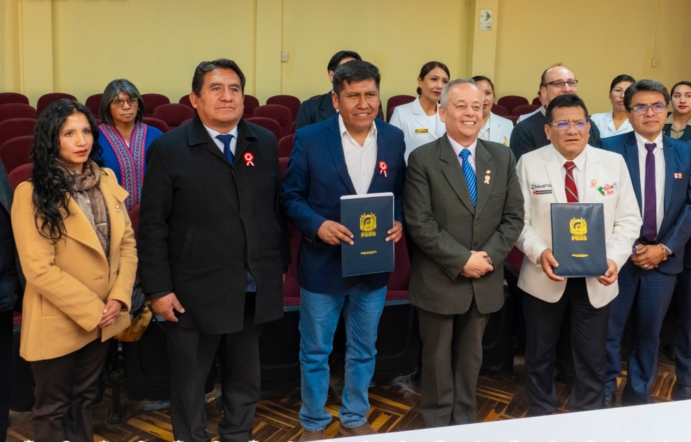 Municipalidad de Puno presente en la firma del convenio de intercambio prestacional en salud saludPOLl