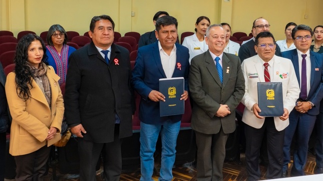 Municipalidad de Puno presente en la firma del convenio de intercambio prestacional en salud saludPOLl
