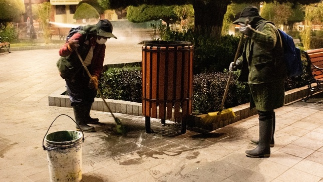Puno embellece sus espacios públicos con jornada de baldeo por fiestas patrias