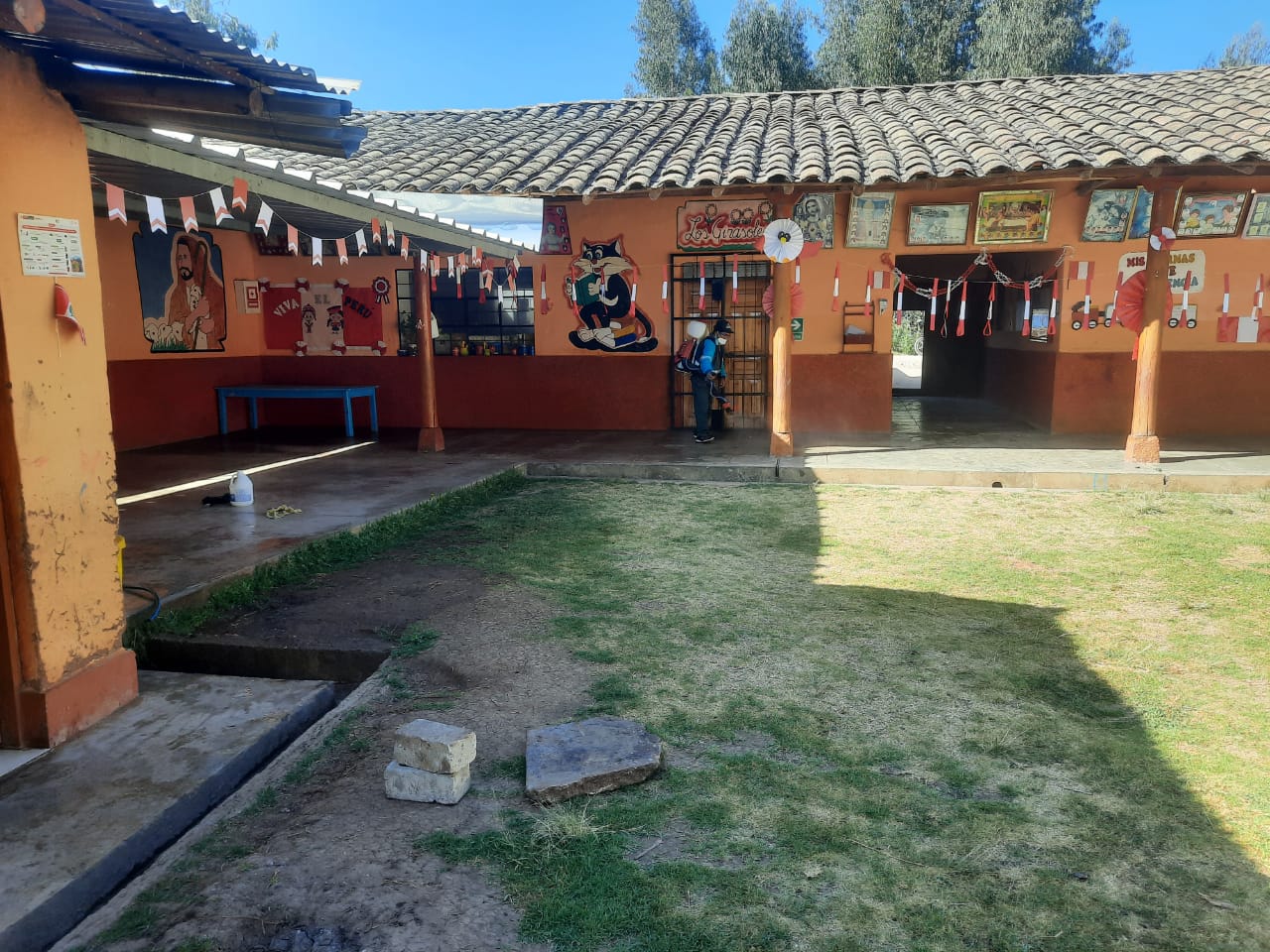 Desinfección de las I.E.I. de Pampa Grande y Cungunday