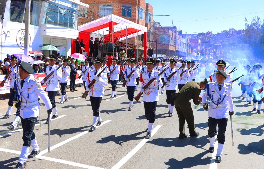Con orgullo y patriotismo se vivió el desfile cívico militar en conmemoración del CCIII Aniversario de independencia del Perú