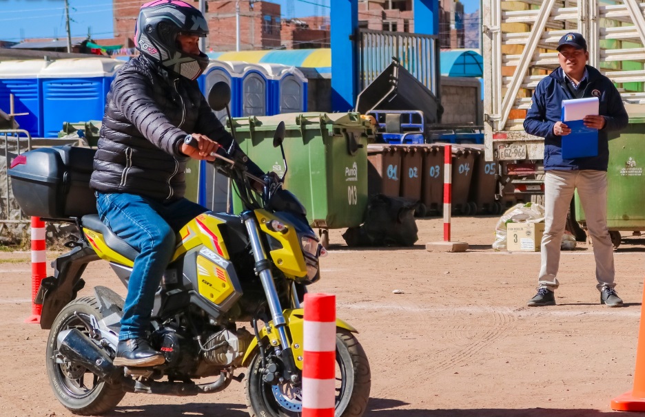 La Gerencia de Transporte continua con la emisión de licencias de conducir de clase B de acuerdo al formato del MTC