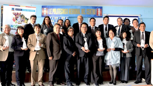 Fotografía protocolar de la Comisión Interregional de Educación.