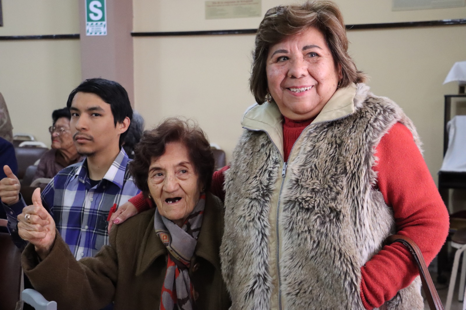 Socias de Sociedad de Señoras de Tacna se benefician con campaña de salud  