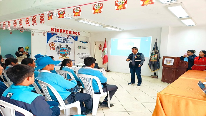 encuentro de lΓderes y alcaldes escolares en la localidad de Acos - Huaral